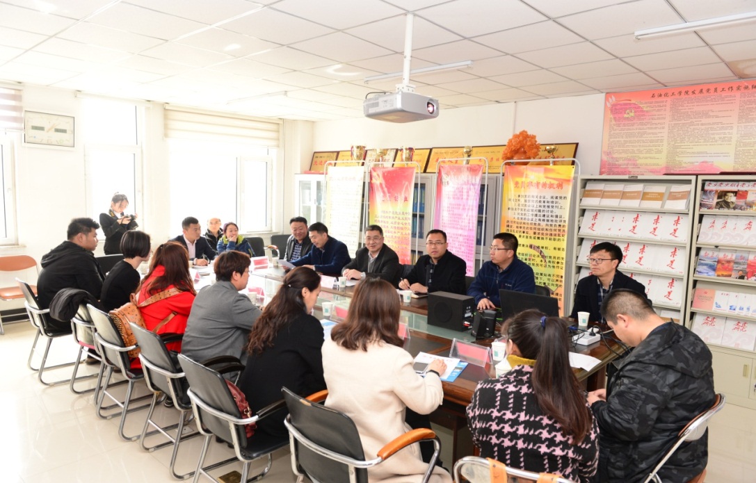 说明: G:\17-18(二)\2018.4.11生食专场招聘会\DSC_1321.JPG